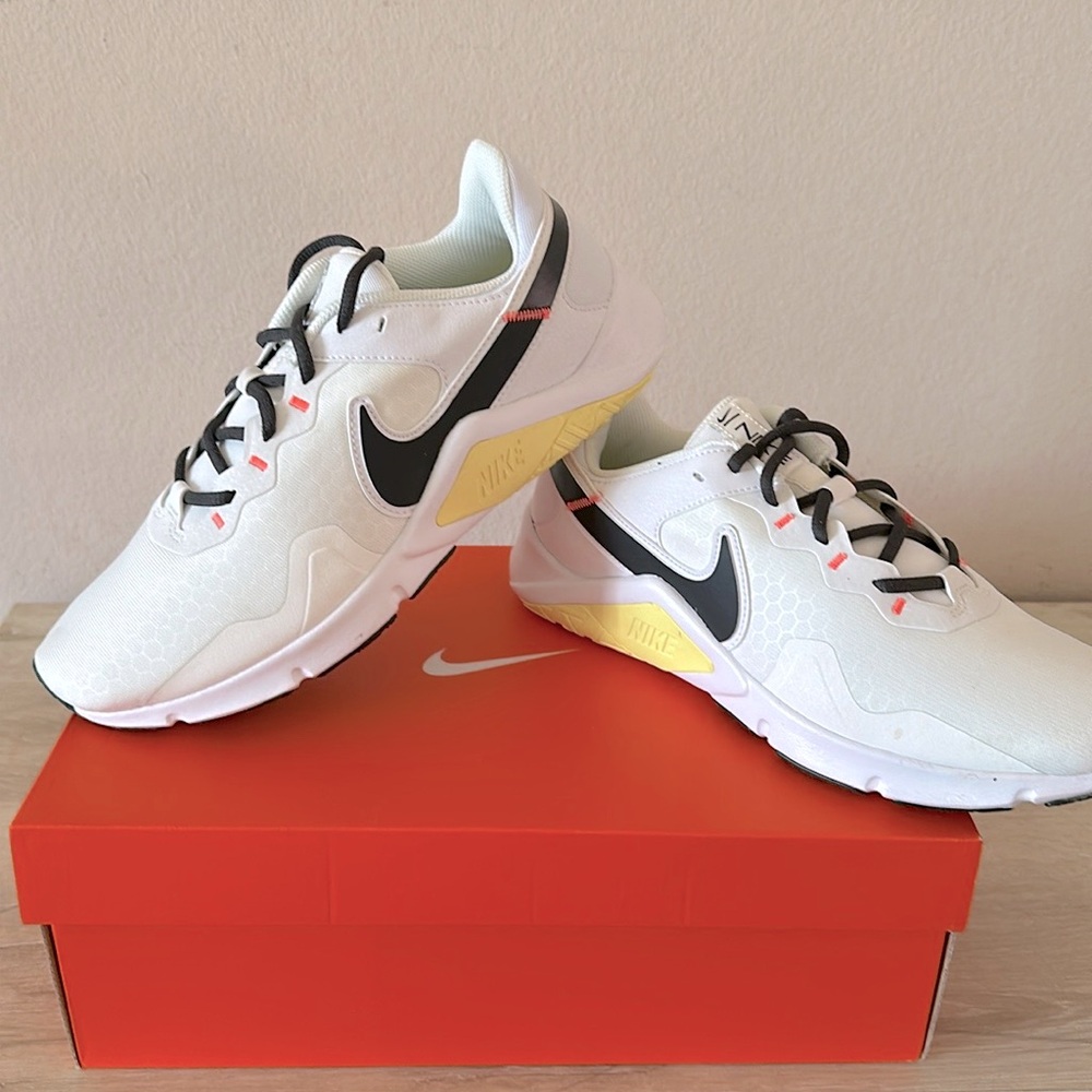 Nike shoes women’s size 12 NWT